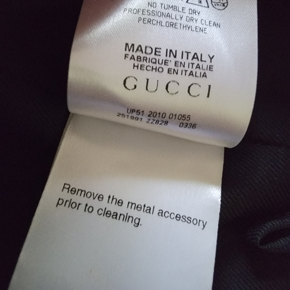 🔥SOLD🔥GUCCI | FALL 2010 RUNWAY GREY MINI SKIRT GOLD BAND - Picture 13 of 14